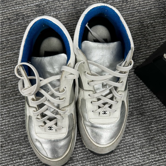 CHANEL CC RUNNING SNEAKERS - Picture 14 of 16